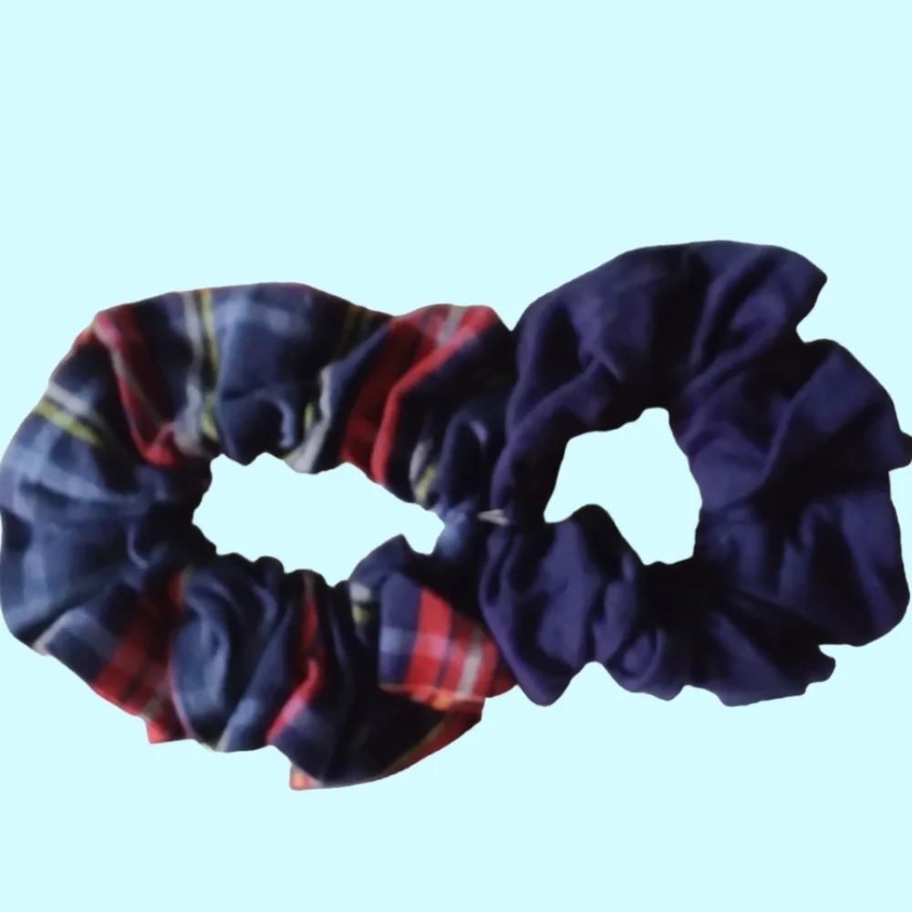 NWT - Aerie Flannel Scrunchie 2-Pack